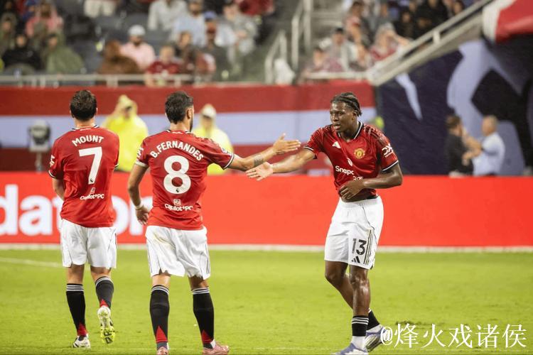曼联4-4伯恩茅斯，赛后评分：B费8.8分最高，1进球1助攻