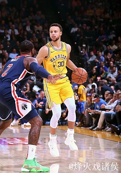 库里左腓骨扭伤 将缺席两场赛事 周六进行复查